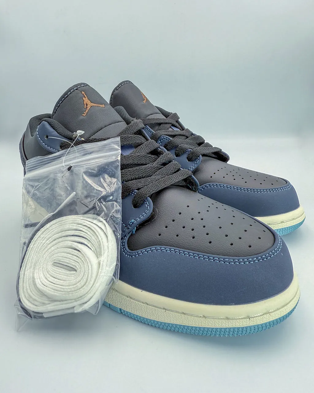 sd147of164 Sneakers Don