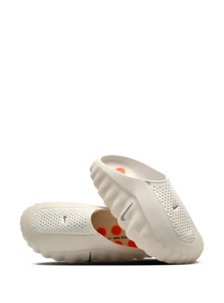 Home 11 Nike Perforated Slip-On